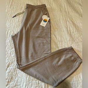 Vuori Malibu sweatpants, oyster, large, NWT
